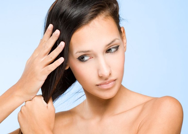 Как ухаживать за волосами, которые становятся жирными сразу после мытья?