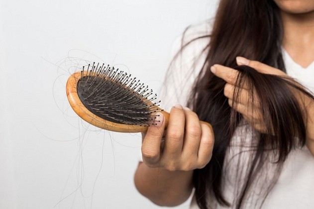 Салонные процедуры: как победить выпадение волос